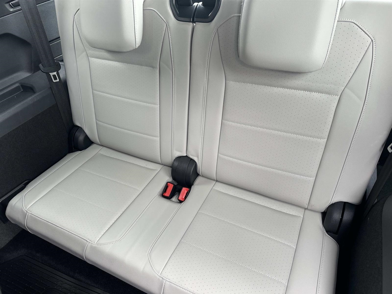 Volkswagen Tiguan 2.0T SE R-Line Black FWD 2021