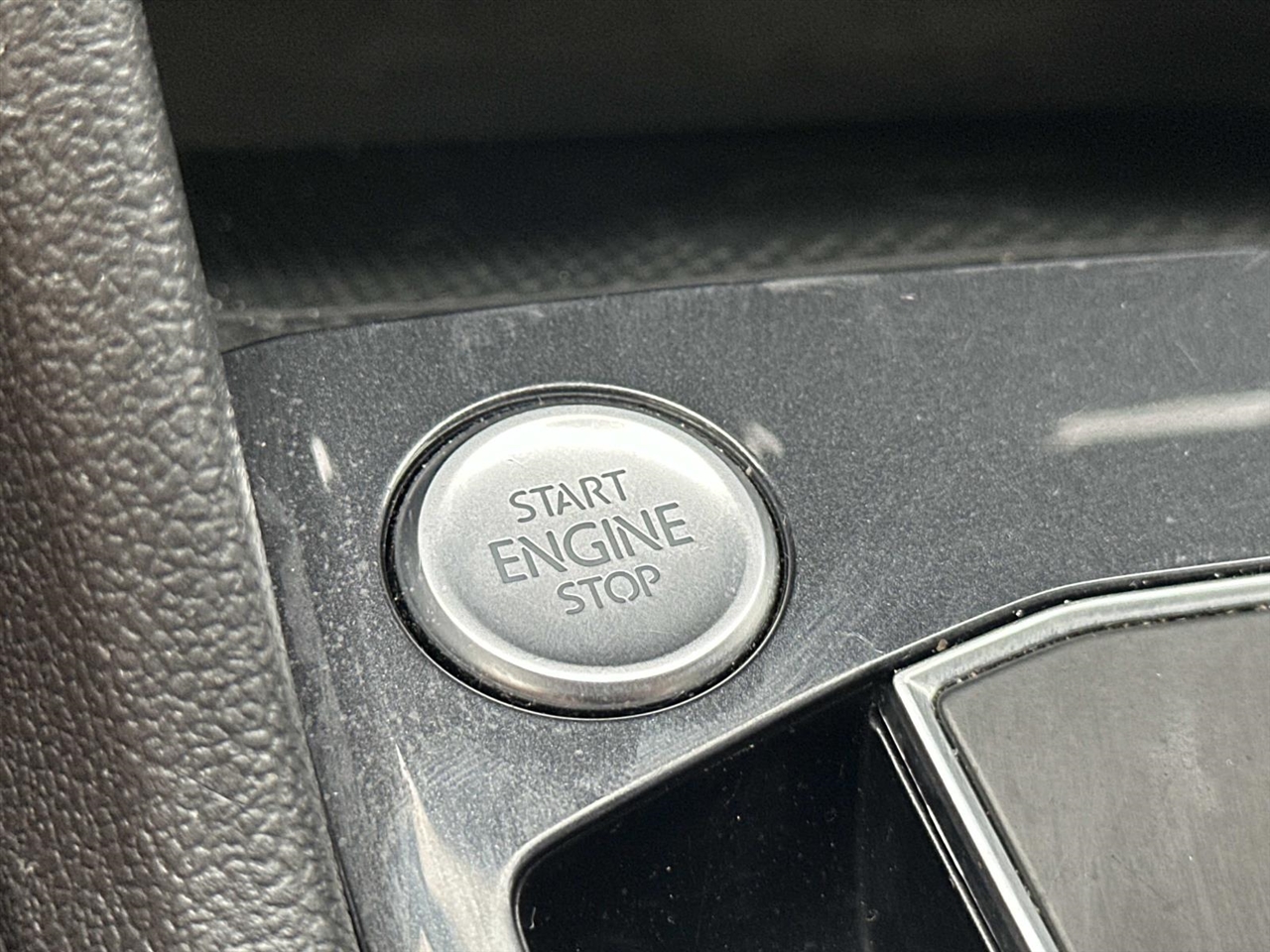 Volkswagen Tiguan 2.0T SE R-Line Black FWD 2021