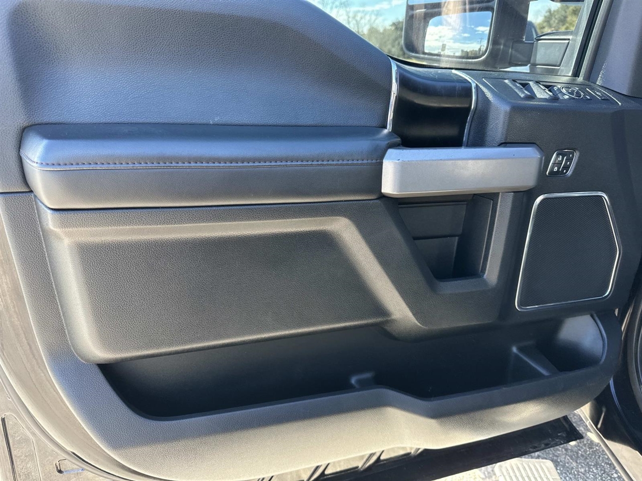 Ford Super Duty F-250 SRW King Ranch 4WD Crew Cab 8' Box 2019