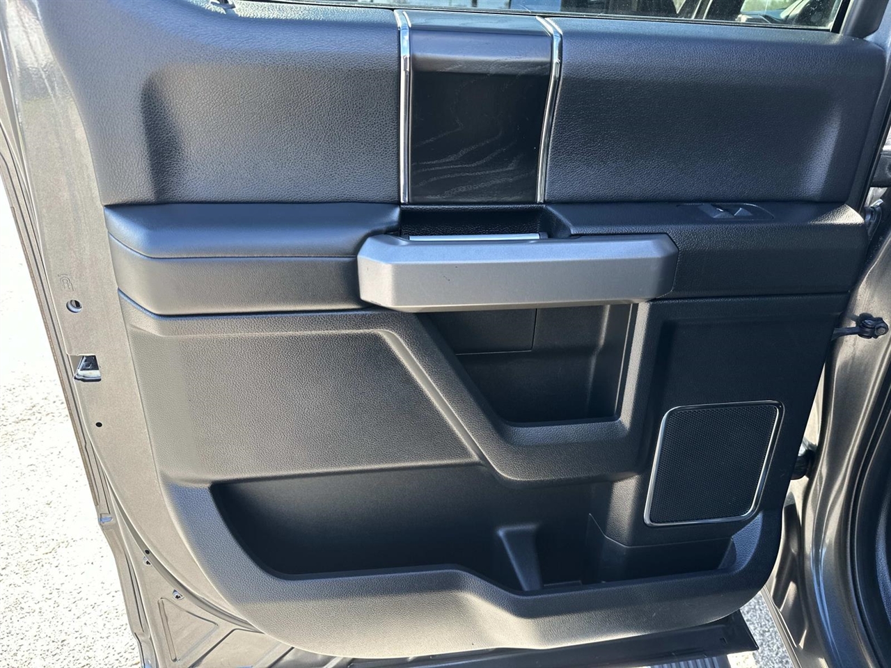 Ford Super Duty F-350 SRW King Ranch 4WD Crew Cab 8' Box 2018