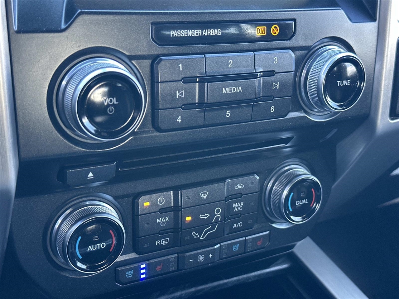 Ford Super Duty F-350 SRW King Ranch 4WD Crew Cab 8' Box 2018