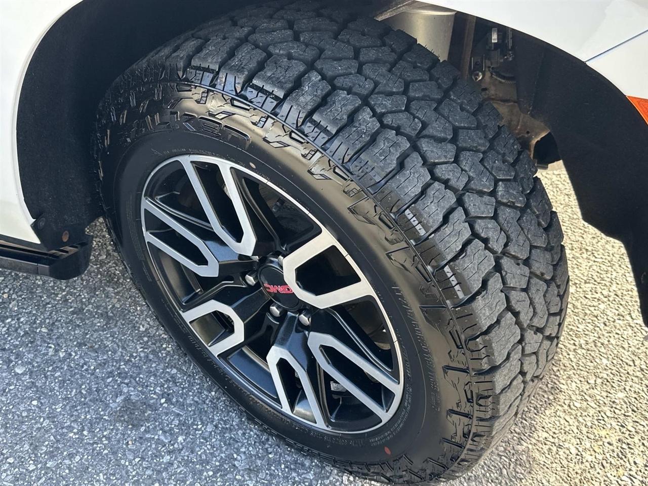 GMC Yukon 4WD 4dr AT4 2021