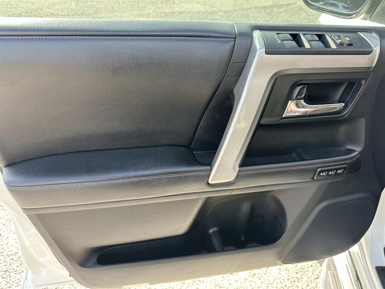 Toyota 4Runner RWD 4dr V6 SR5 Premium (Natl) 2014