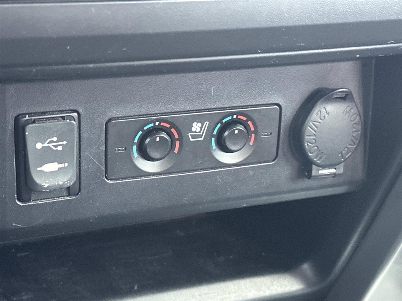 Toyota 4Runner RWD 4dr V6 SR5 Premium (Natl) 2014