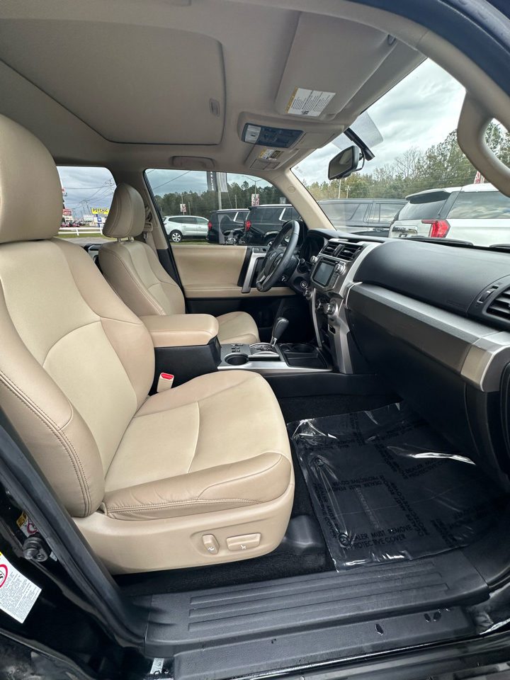 Toyota 4Runner SR5 Premium 2WD (Natl) 2017