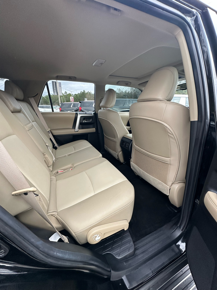 Toyota 4Runner SR5 Premium 2WD (Natl) 2017