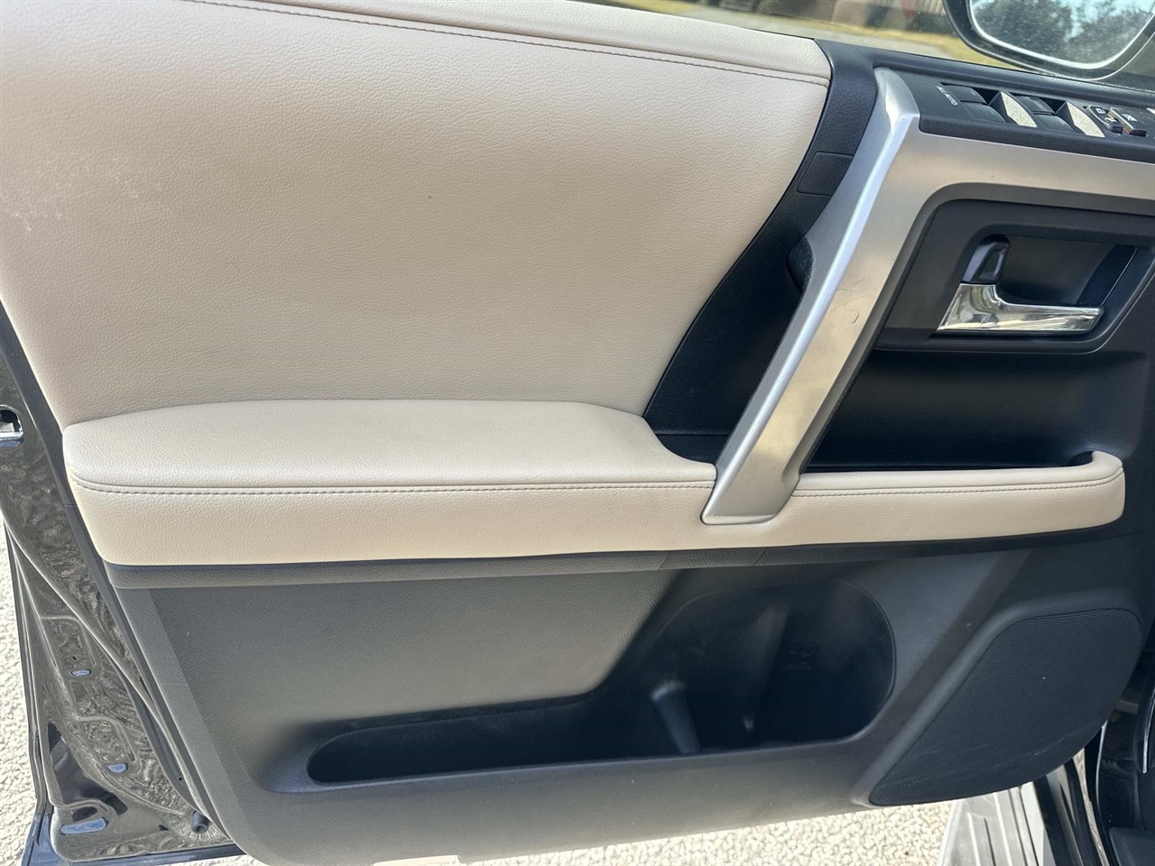 Toyota 4Runner SR5 Premium 2WD (Natl) 2017