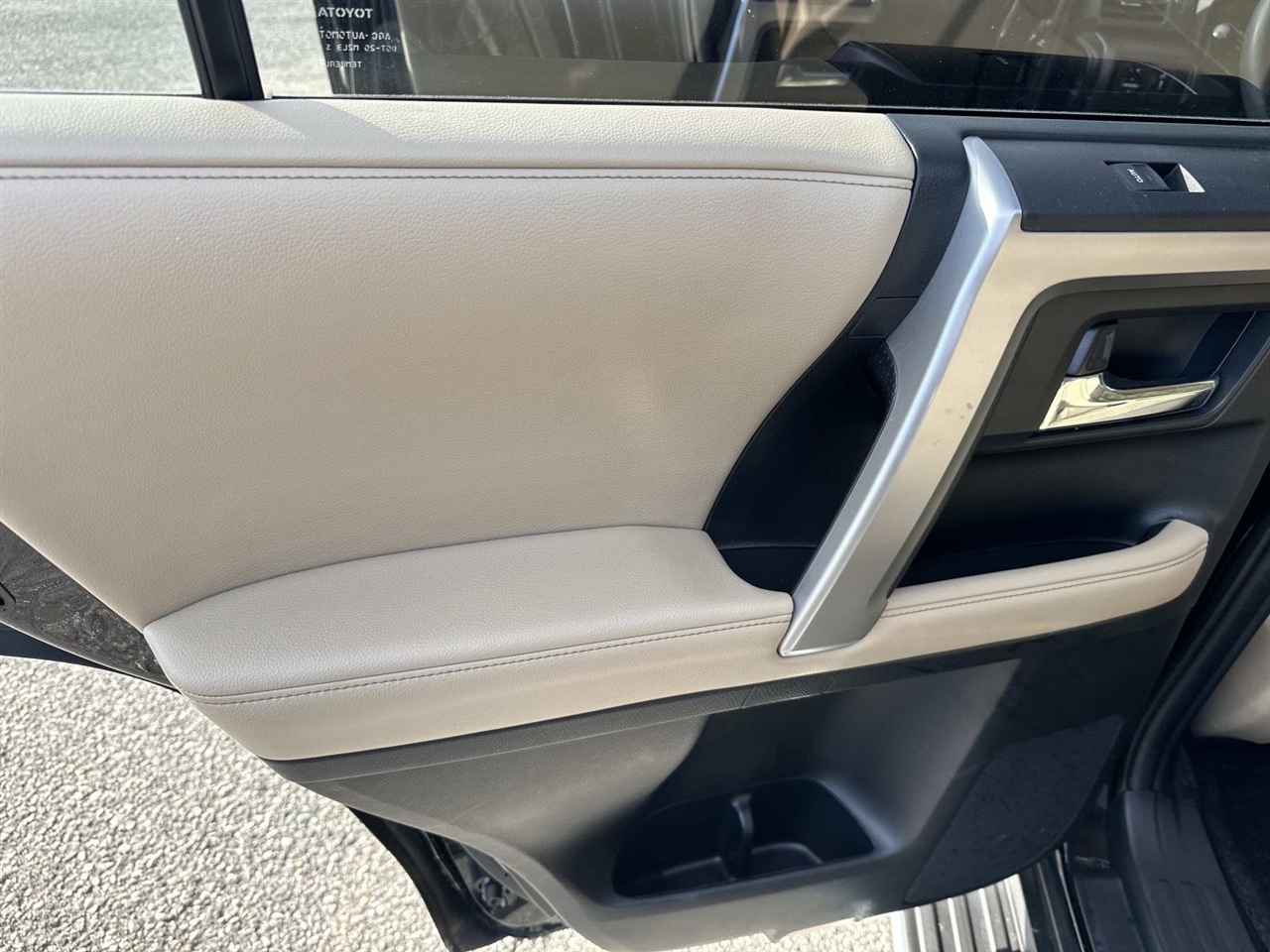 Toyota 4Runner SR5 Premium 2WD (Natl) 2017