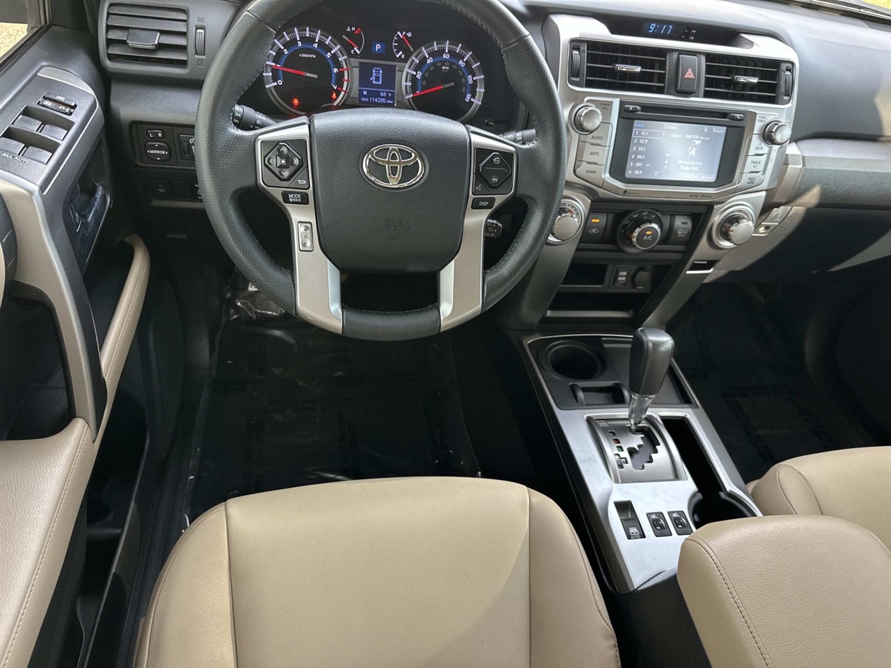 Toyota 4Runner SR5 Premium 2WD (Natl) 2017
