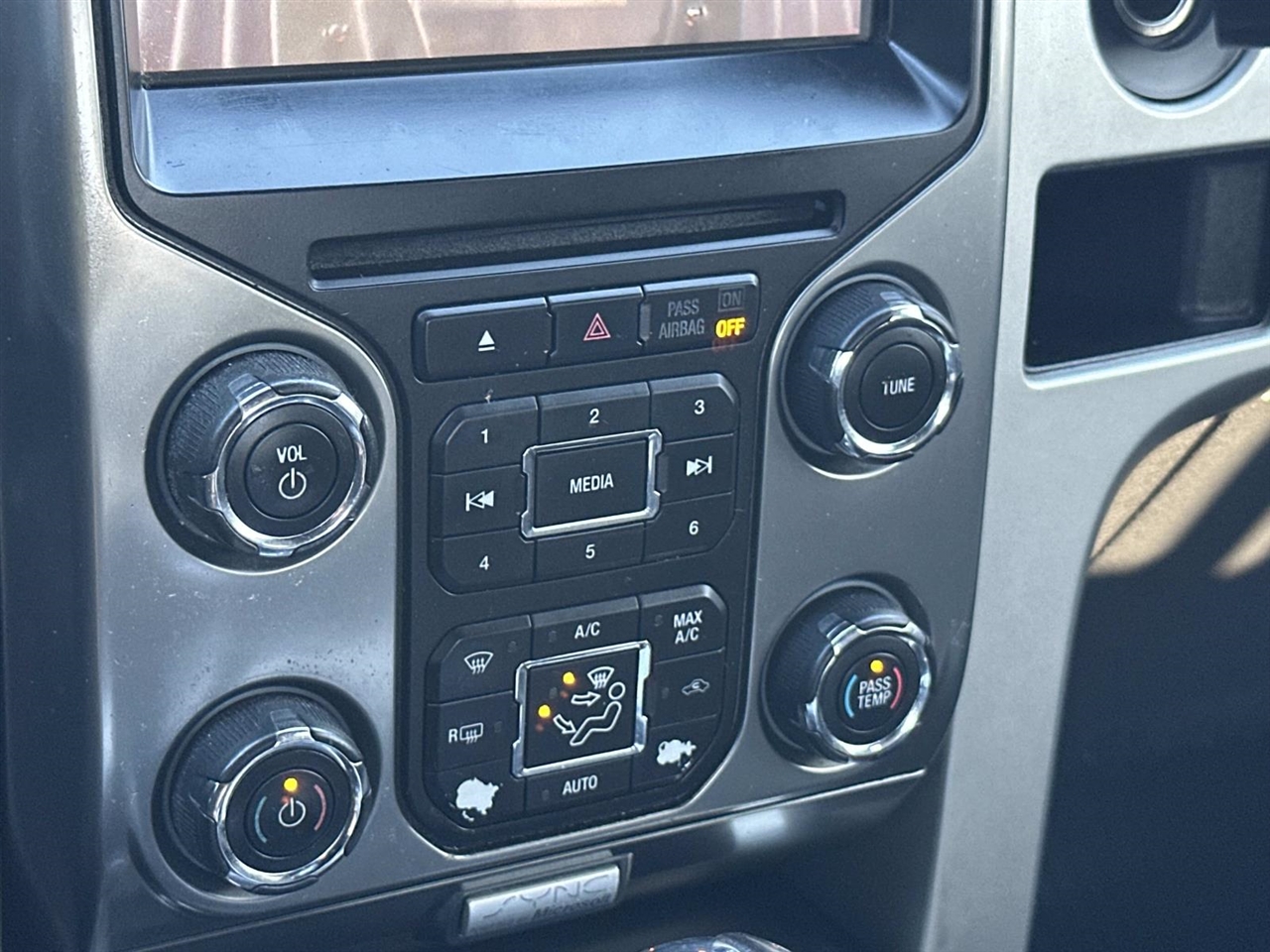 Ford F-150 4WD SuperCrew 145" King Ranch 2014