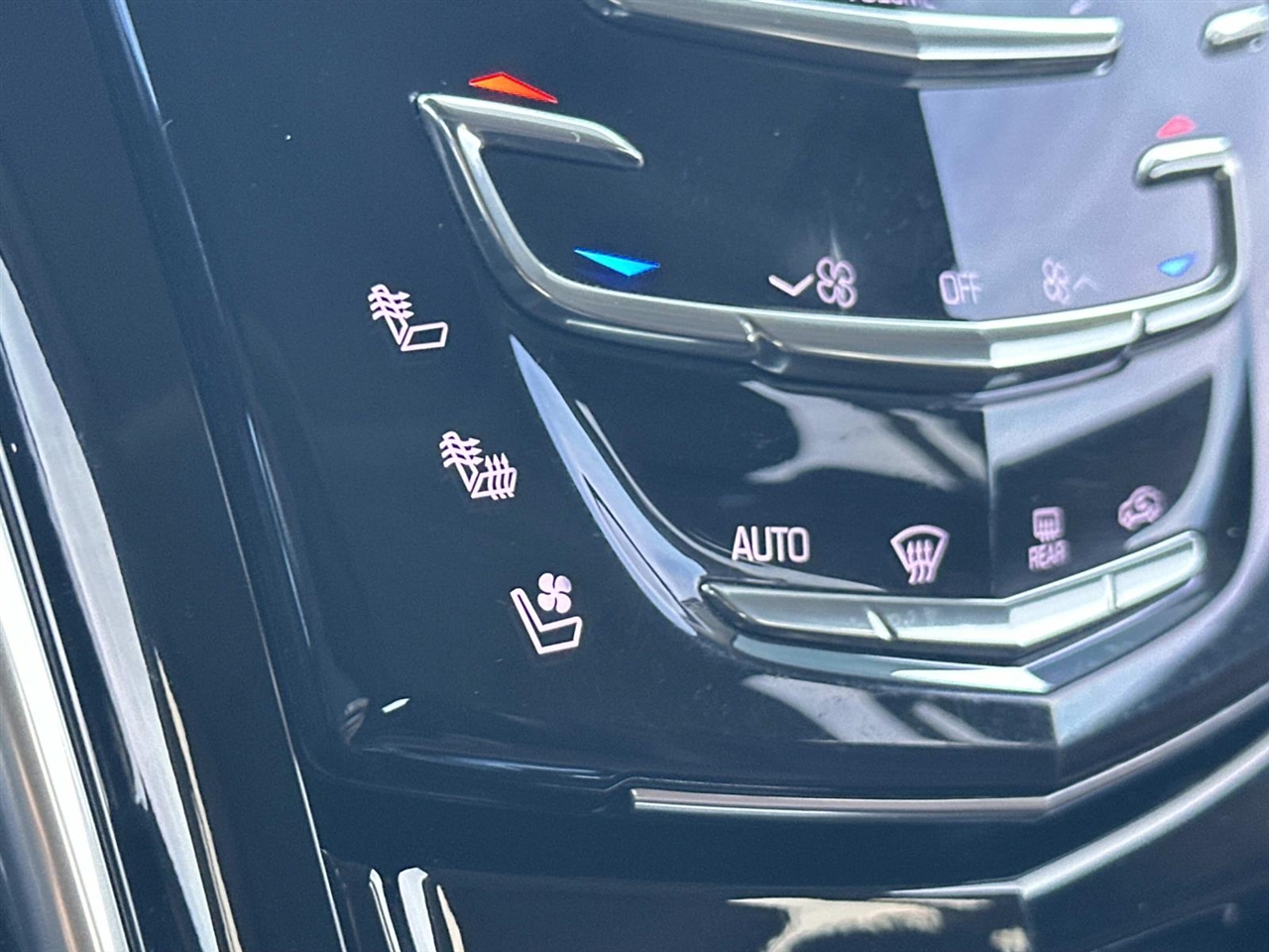 Cadillac Escalade 2WD 4dr Premium Luxury 2019