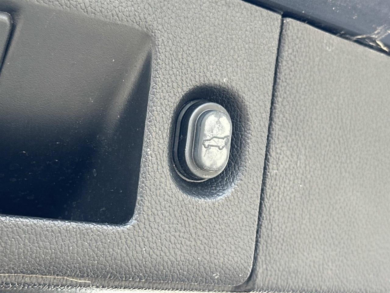 Cadillac Escalade 2WD 4dr Premium Luxury 2019