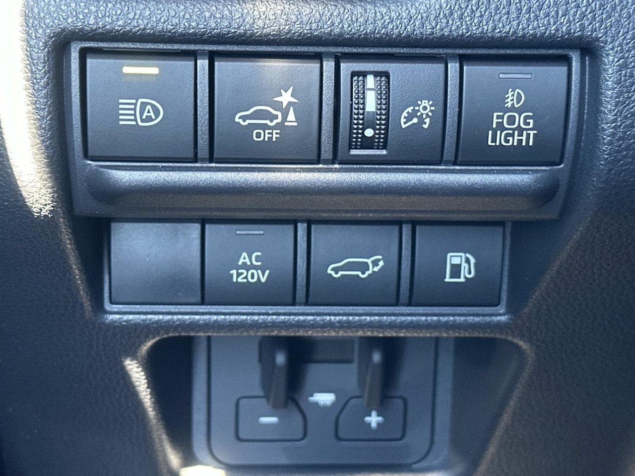 Toyota Land Cruiser Base 4D SUV 2025