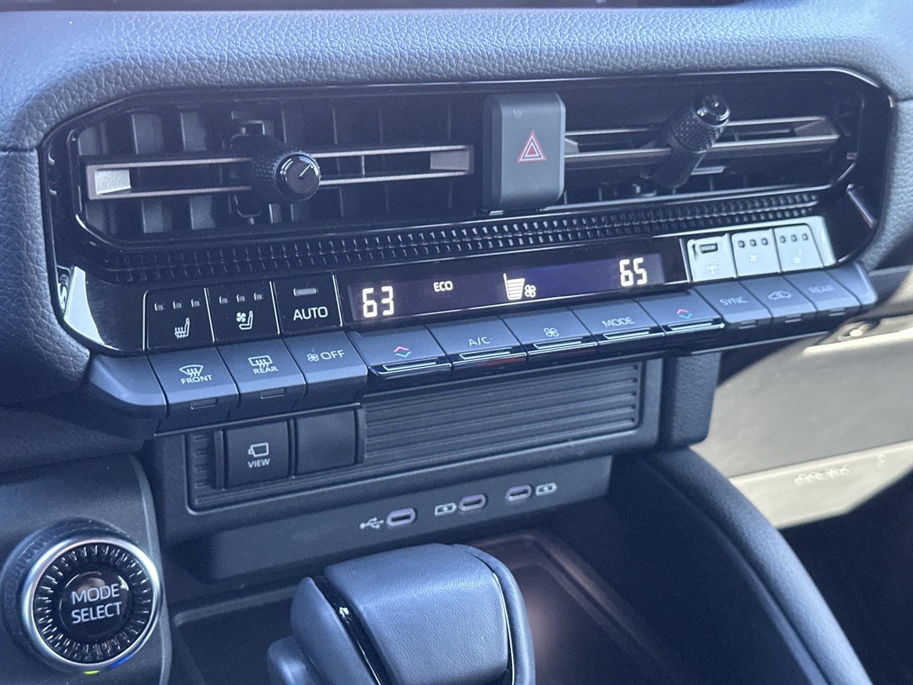 Toyota Land Cruiser Base 4D SUV 2025