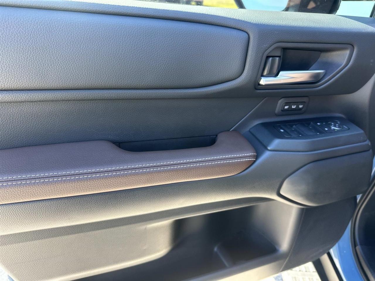 Toyota Land Cruiser Base 4D SUV 2025