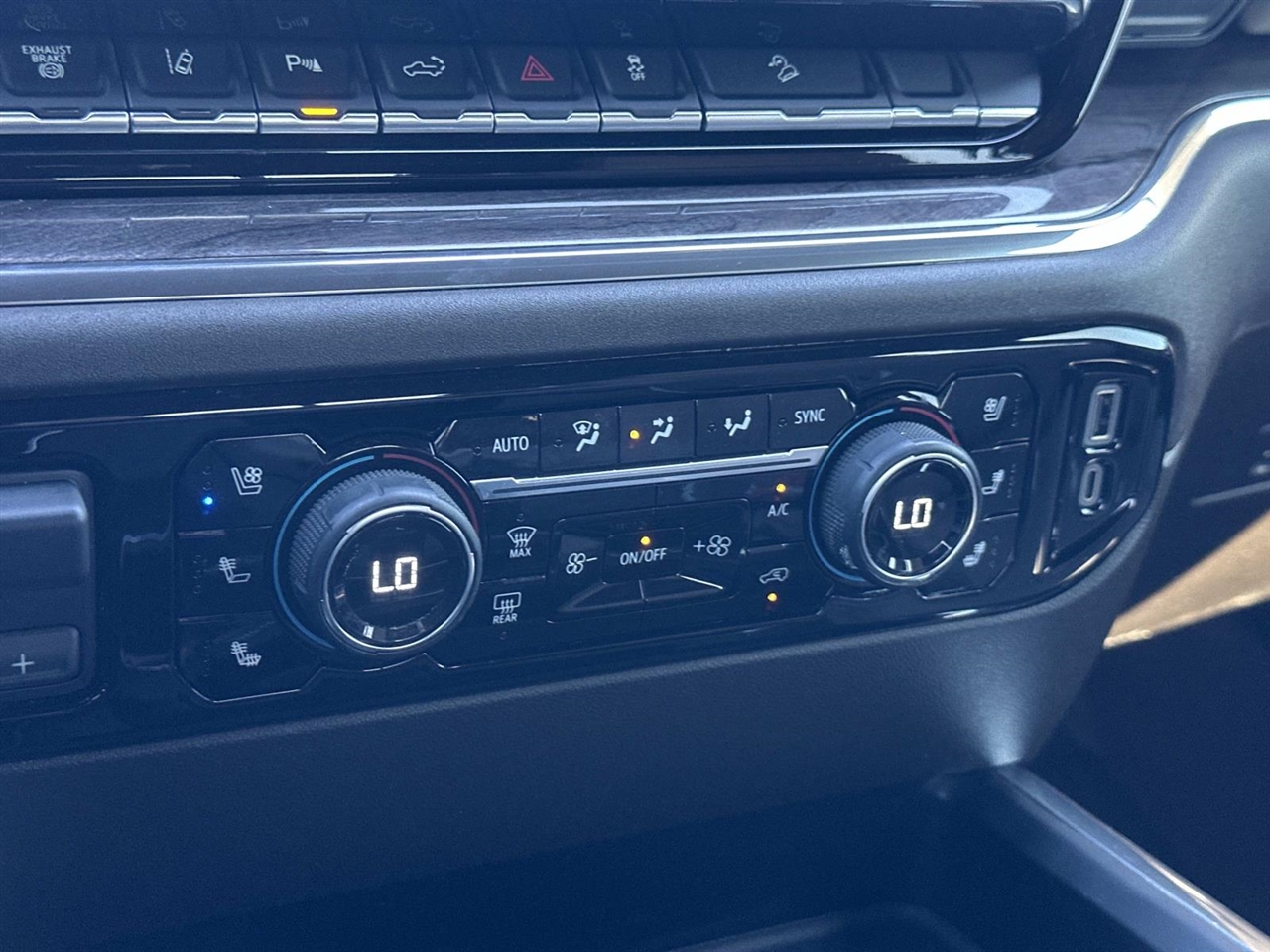 Chevrolet Silverado 3500HD 4WD Crew Cab 159" LTZ 2024