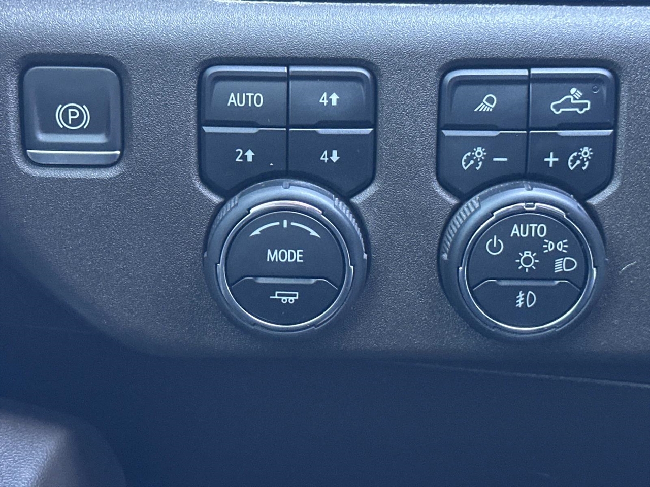 Chevrolet Silverado 3500HD 4WD Crew Cab 159" LTZ 2024