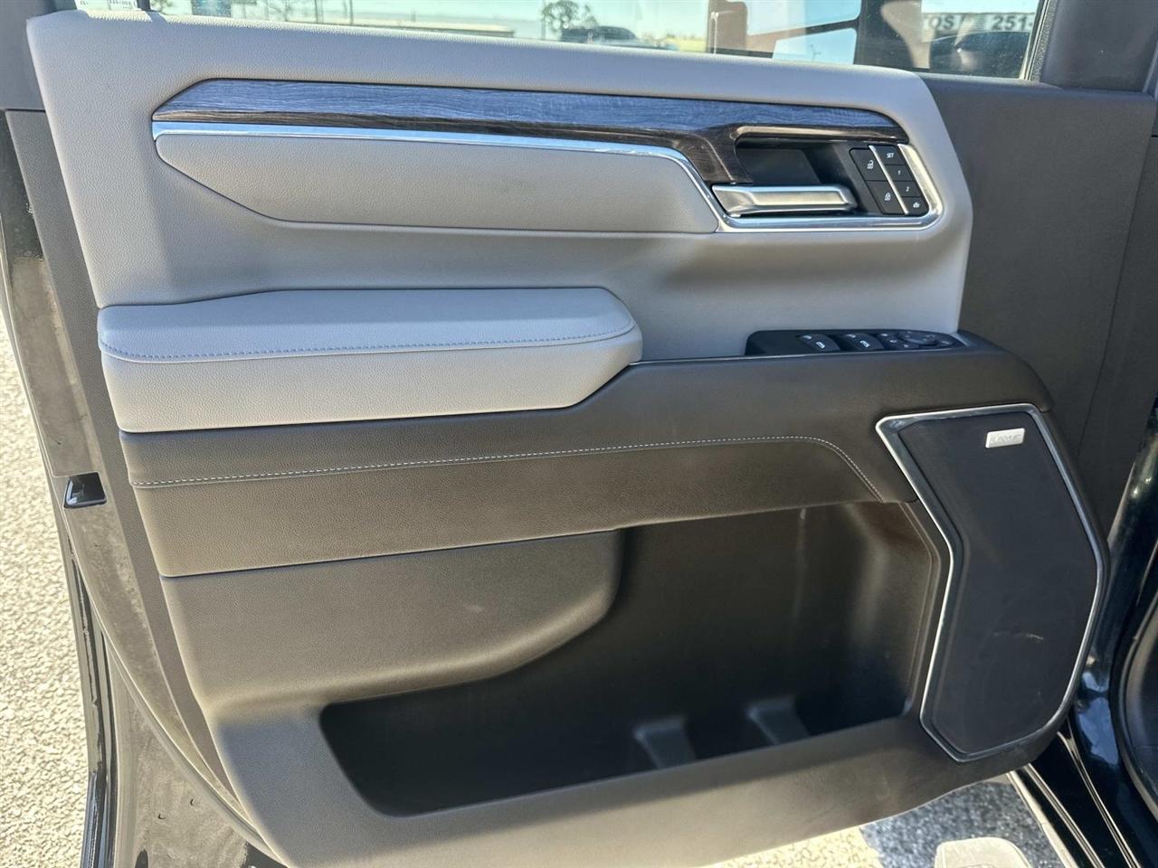 Chevrolet Silverado 3500HD 4WD Crew Cab 159" LTZ 2024