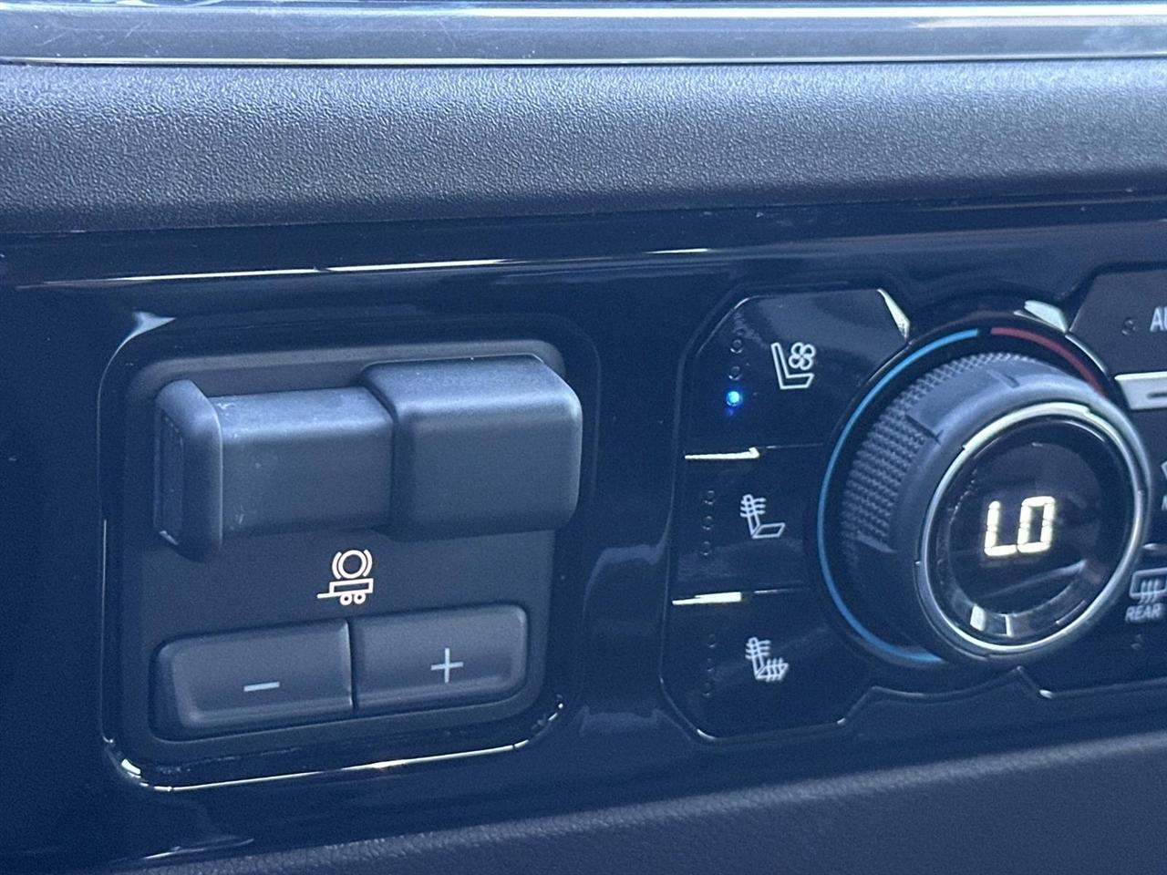 Chevrolet Silverado 3500HD 4WD Crew Cab 159" LTZ 2024