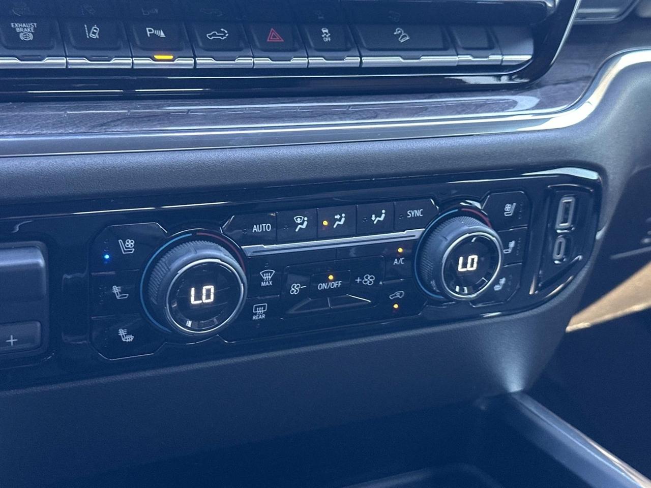 Chevrolet Silverado 3500HD 4WD Crew Cab 159" LTZ 2024