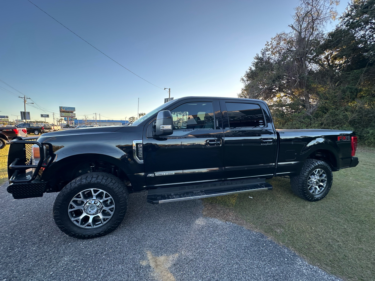 Ford Super Duty F-250 SRW Lariat 4WD Crew Cab 6.75' Box 2022