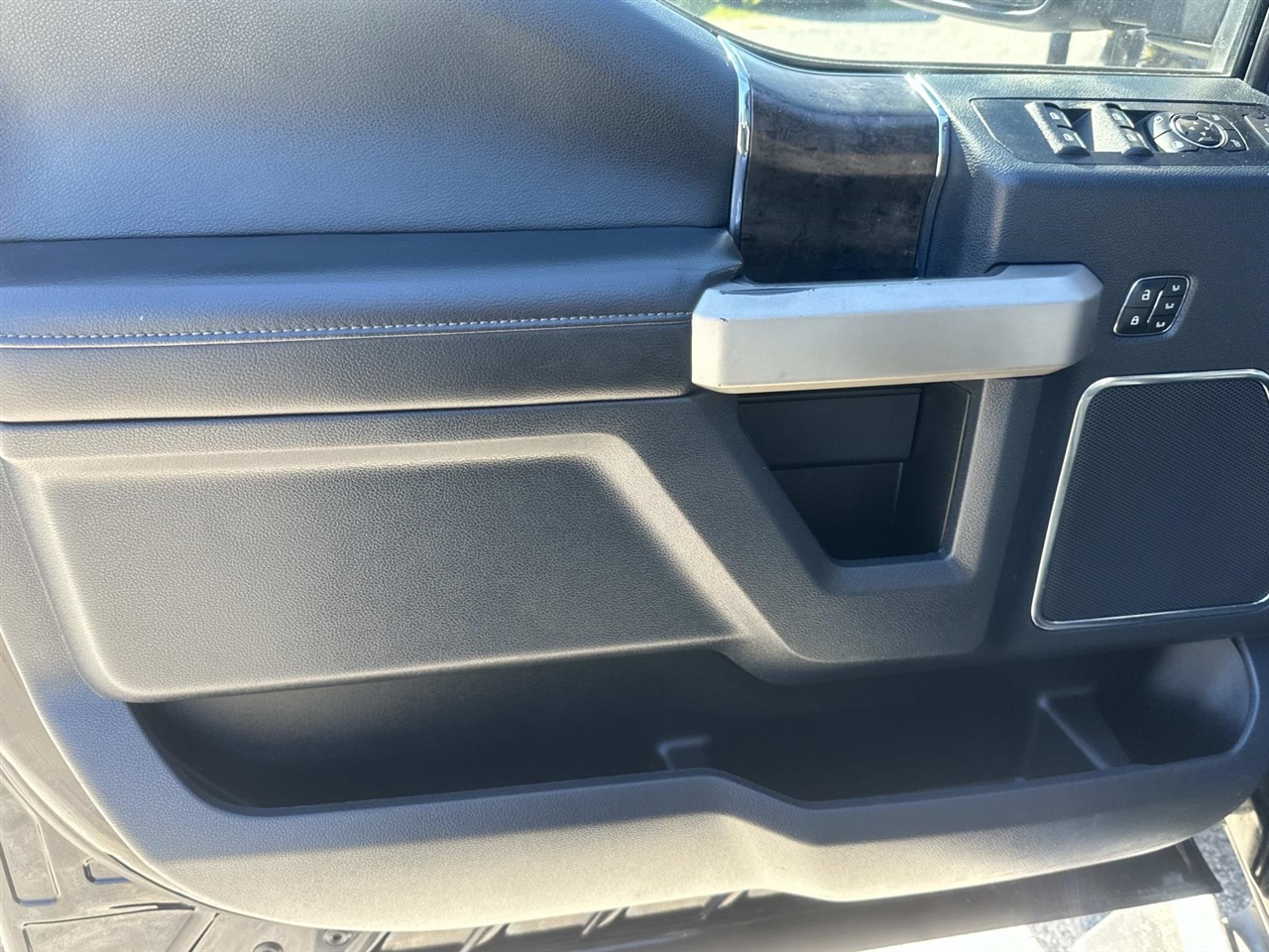 Ford Super Duty F-250 SRW Lariat 4WD Crew Cab 6.75' Box 2022