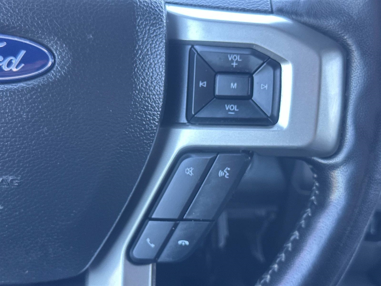 Ford Super Duty F-250 SRW Lariat 4WD Crew Cab 6.75' Box 2022