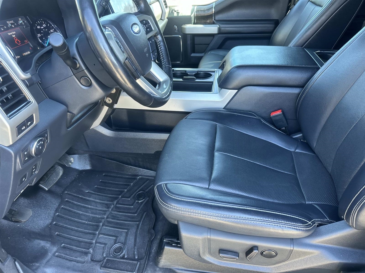 Ford Super Duty F-250 SRW Lariat 4WD Crew Cab 6.75' Box 2022