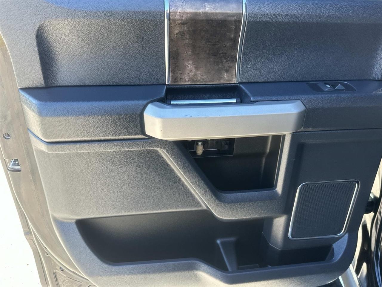 Ford Super Duty F-250 SRW Lariat 4WD Crew Cab 6.75' Box 2022