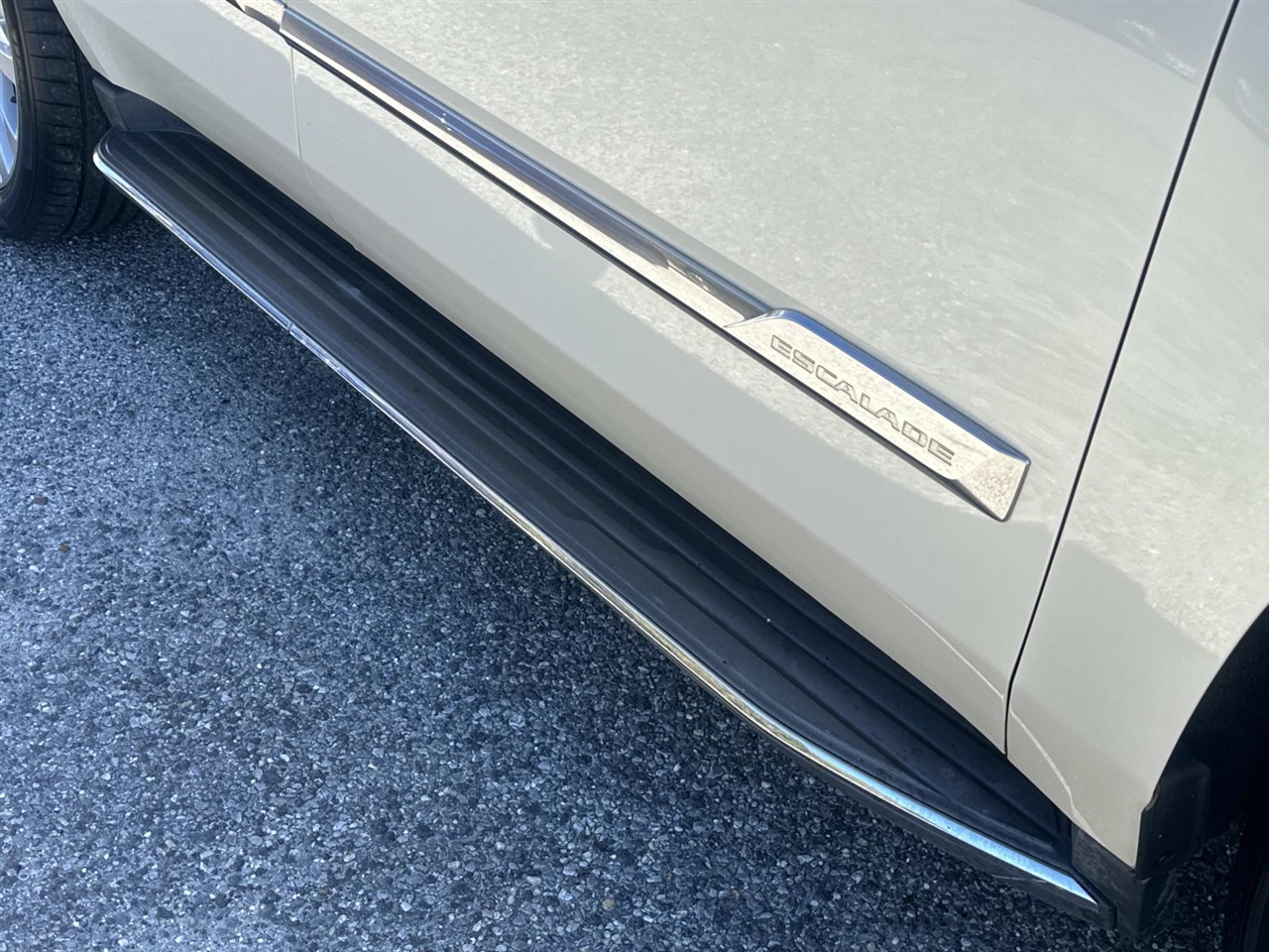 Cadillac Escalade 2WD 4dr Luxury 2015