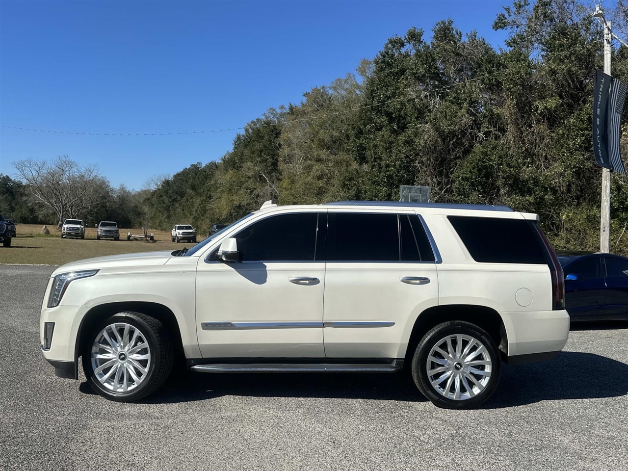 Cadillac Escalade 2WD 4dr Luxury 2015