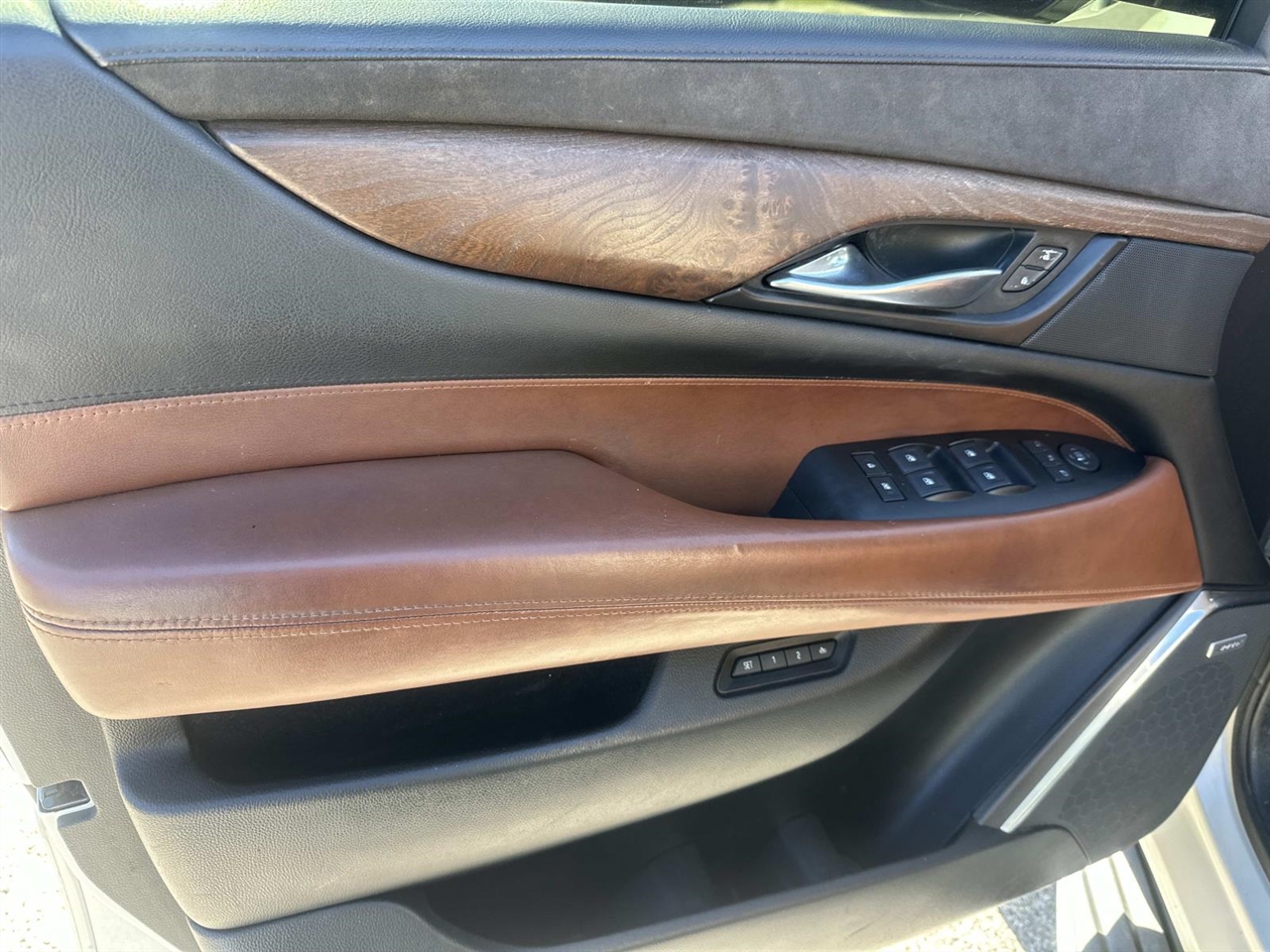 Cadillac Escalade 2WD 4dr Luxury 2015