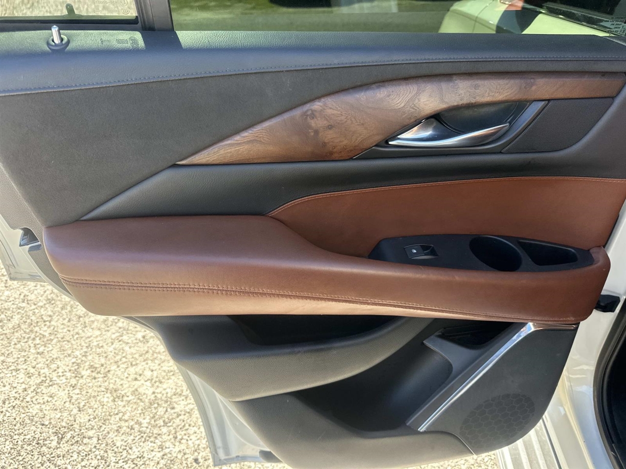 Cadillac Escalade 2WD 4dr Luxury 2015