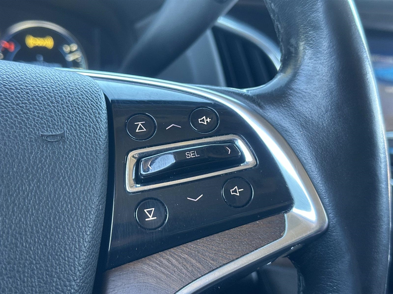 Cadillac Escalade 2WD 4dr Luxury 2015