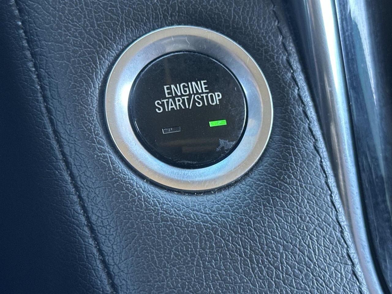 Cadillac Escalade 2WD 4dr Luxury 2015