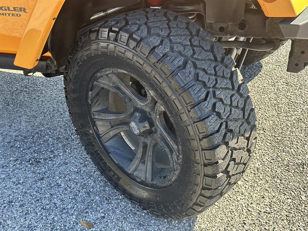 Jeep Wrangler Unlimited 4WD 4dr Sahara 2012