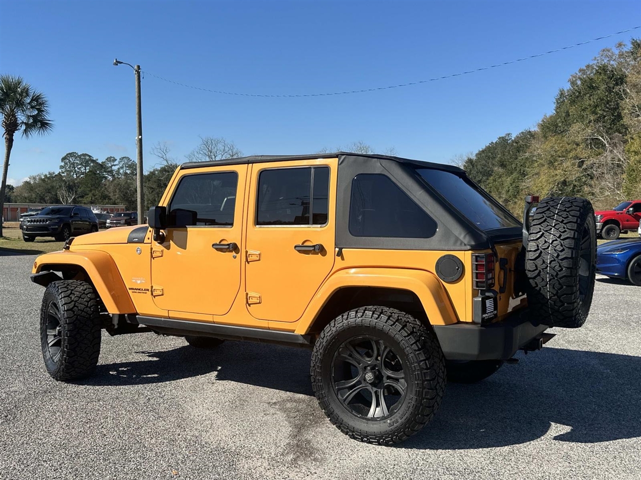 Jeep Wrangler Unlimited 4WD 4dr Sahara 2012