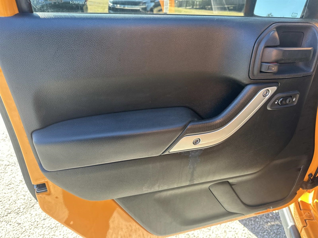 Jeep Wrangler Unlimited 4WD 4dr Sahara 2012