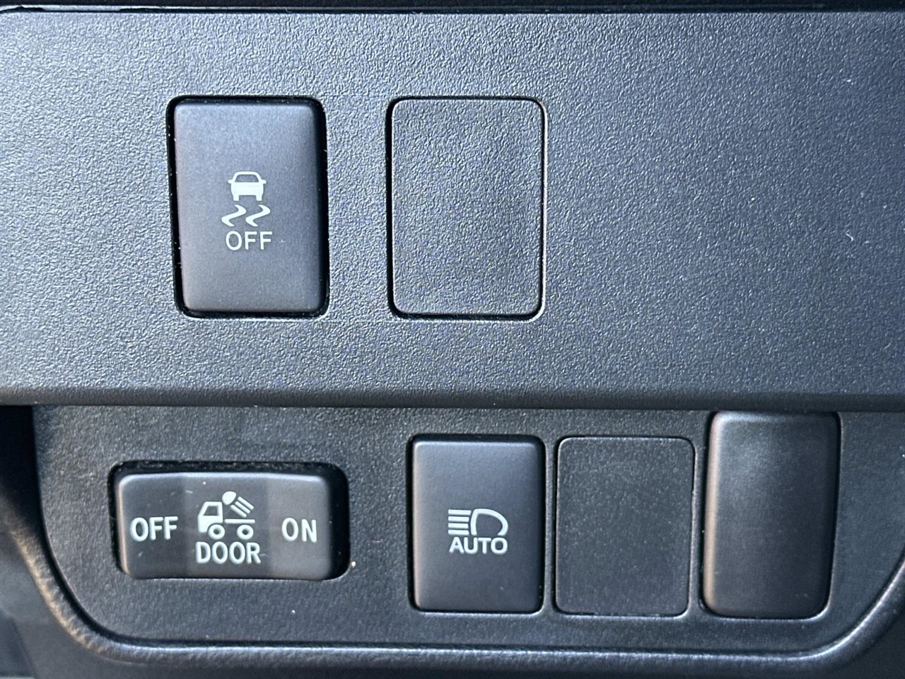 Toyota Tacoma 4WD TRD Off Road Double Cab 5' Bed V6 MT (Natl) 2023