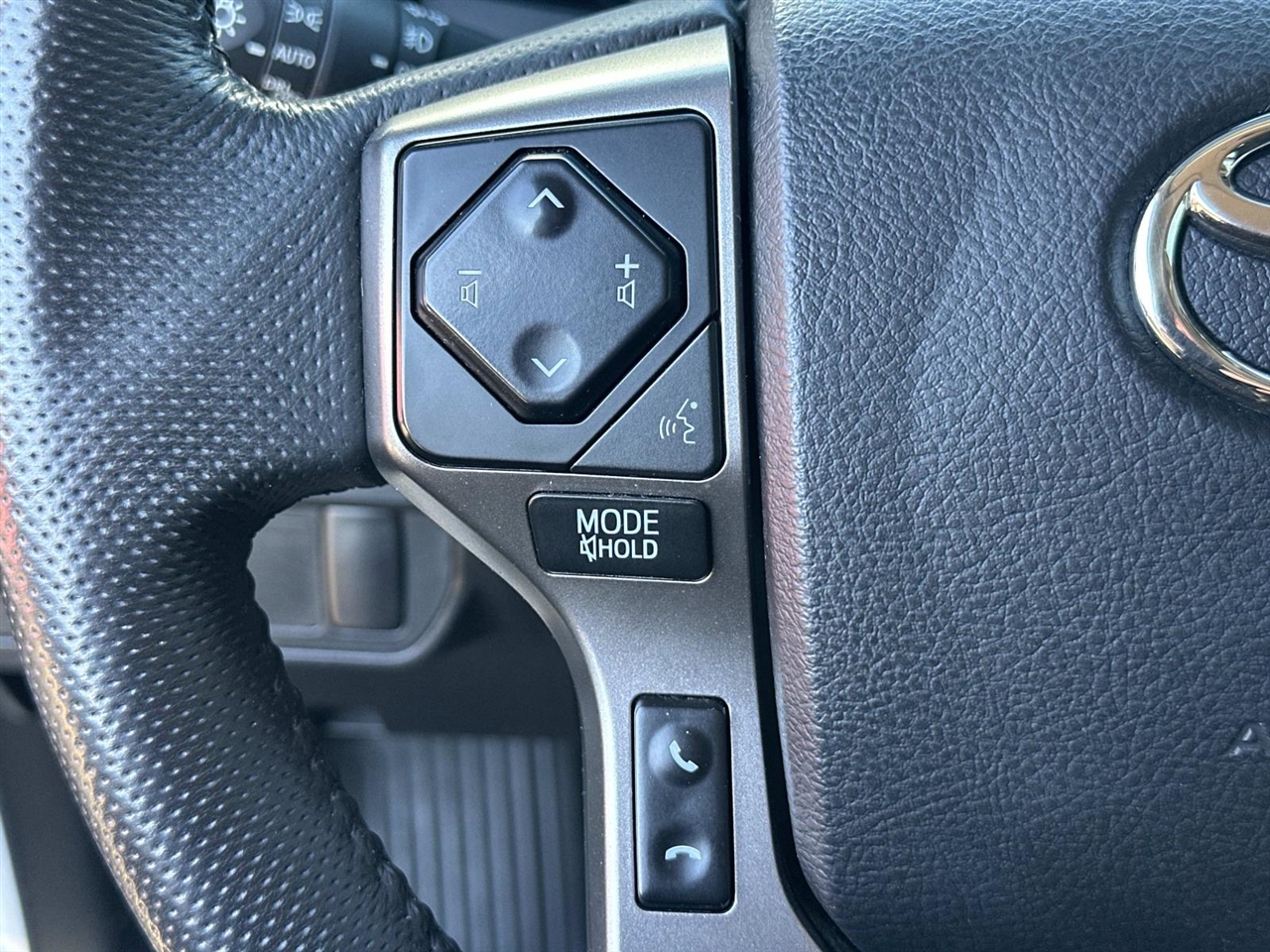 Toyota Tacoma 4WD TRD Off Road Double Cab 5' Bed V6 MT (Natl) 2023