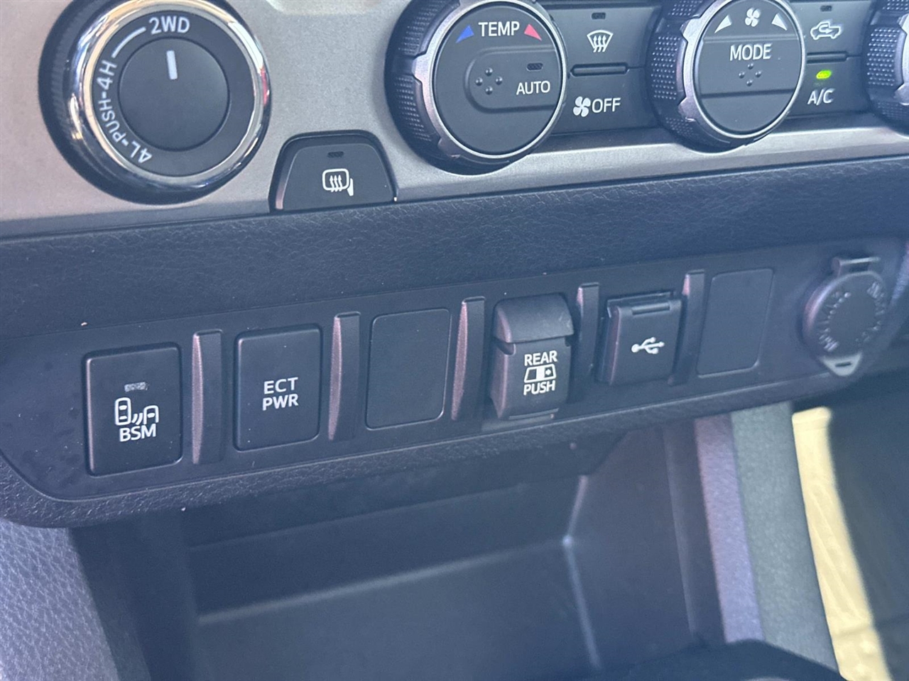 Toyota Tacoma 4WD TRD Off Road Double Cab 5' Bed V6 MT (Natl) 2023