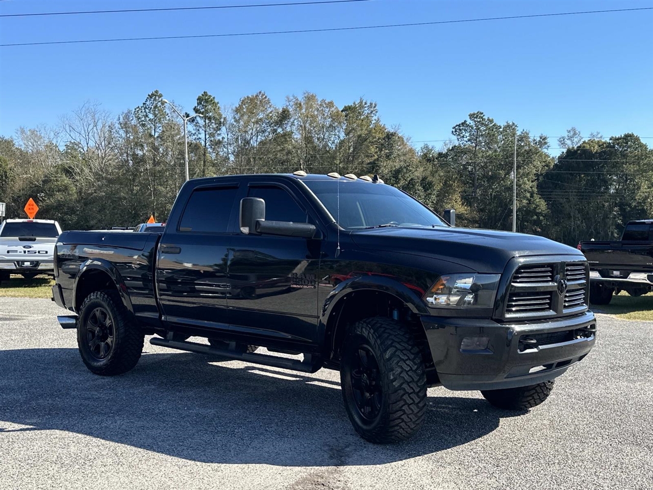 RAM 2500 Big Horn 4x4 Crew Cab 6'4" Box 2017