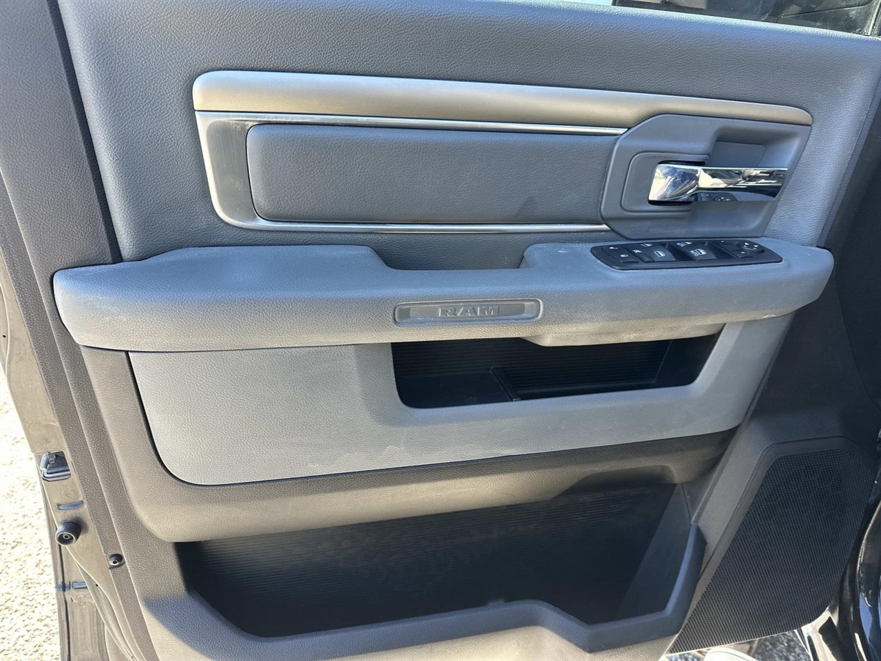 RAM 2500 Big Horn 4x4 Crew Cab 6'4" Box 2017