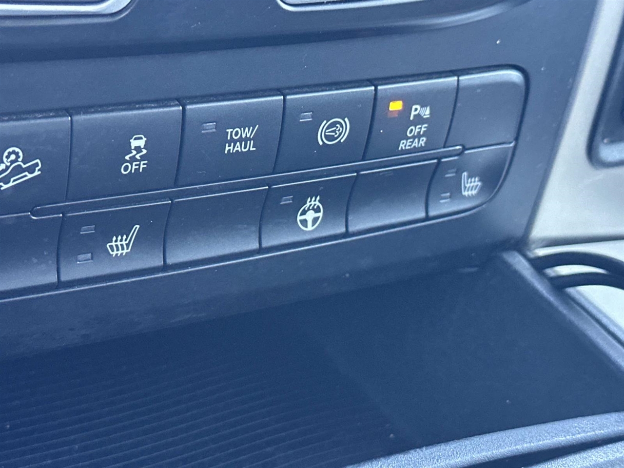 RAM 2500 Big Horn 4x4 Crew Cab 6'4" Box 2017