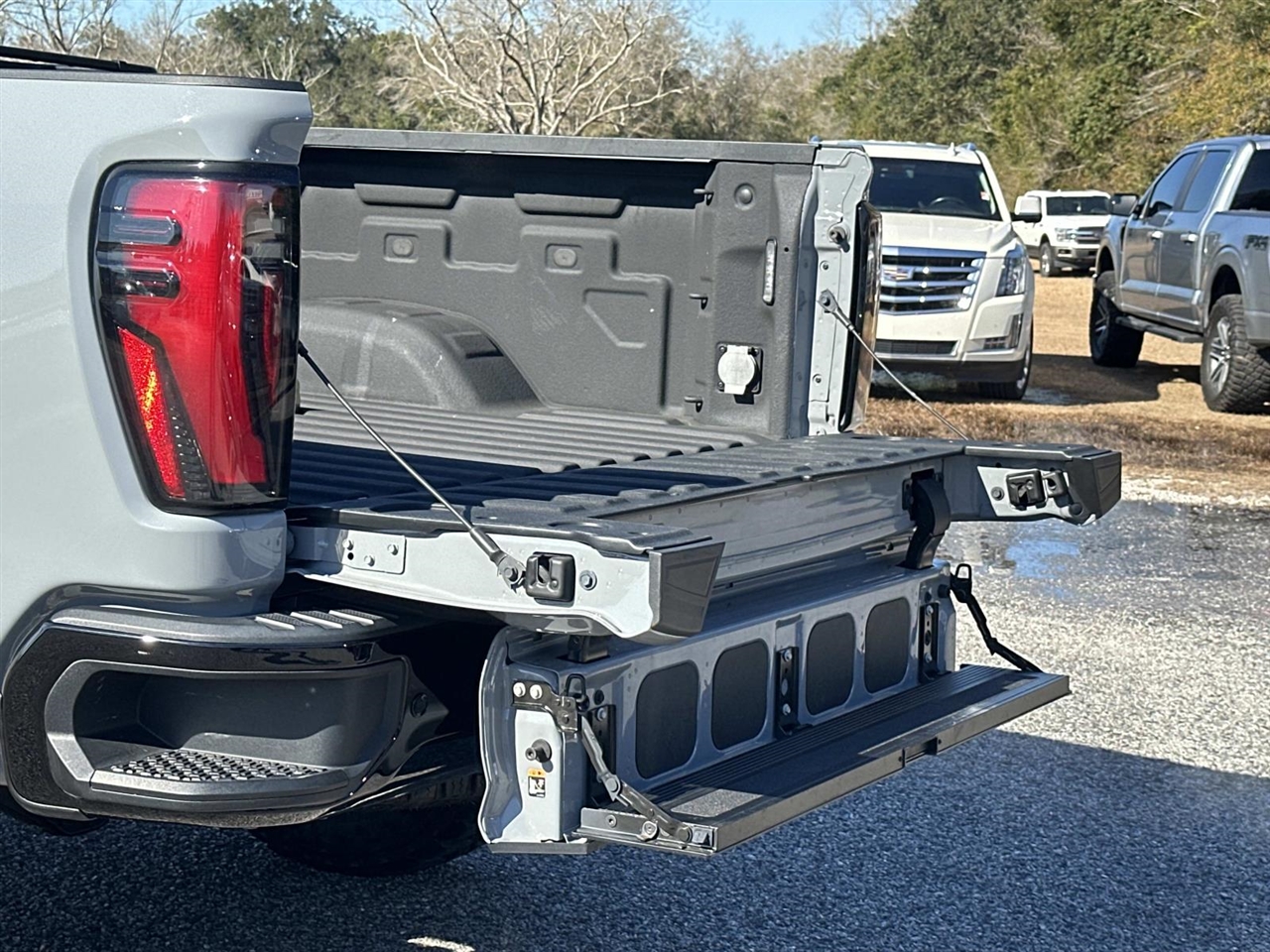 GMC Sierra 2500HD 4WD Crew Cab 159" AT4X 2024