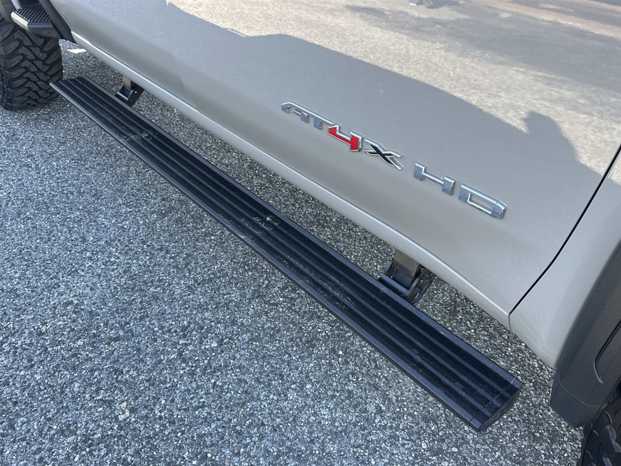 GMC Sierra 2500HD 4WD Crew Cab 159" AT4X 2024