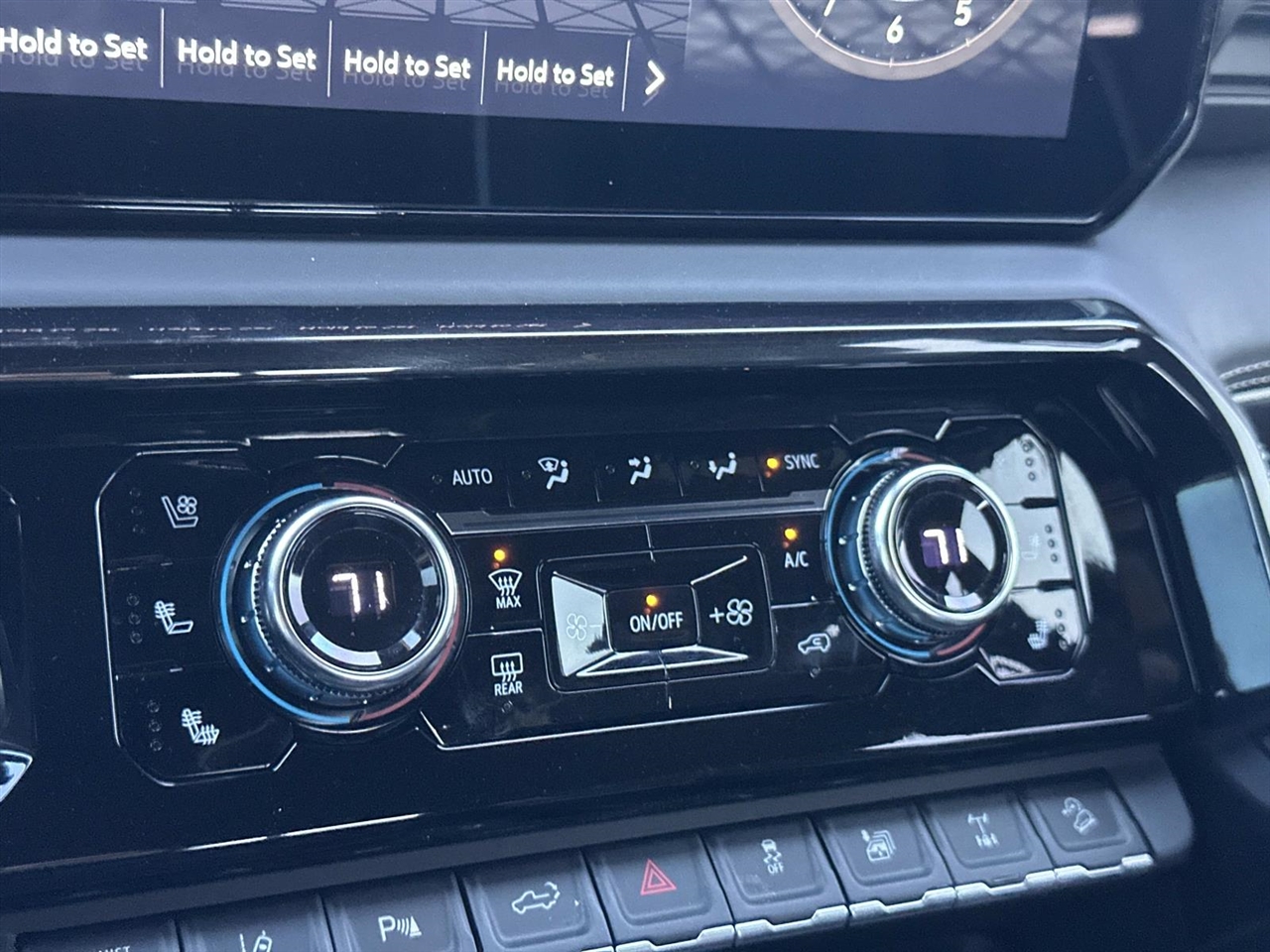 GMC Sierra 2500HD 4WD Crew Cab 159" AT4X 2024