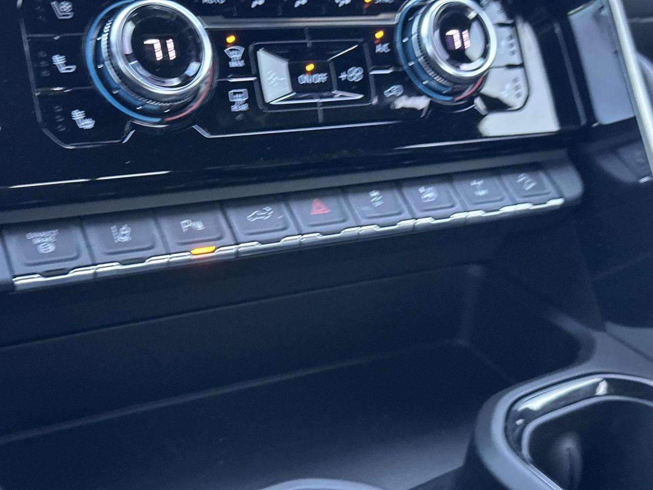 GMC Sierra 2500HD 4WD Crew Cab 159" AT4X 2024