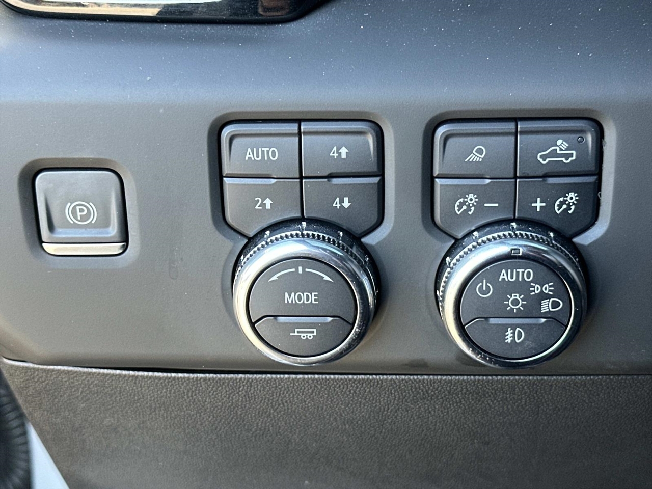 GMC Sierra 2500HD 4WD Crew Cab 159" AT4X 2024