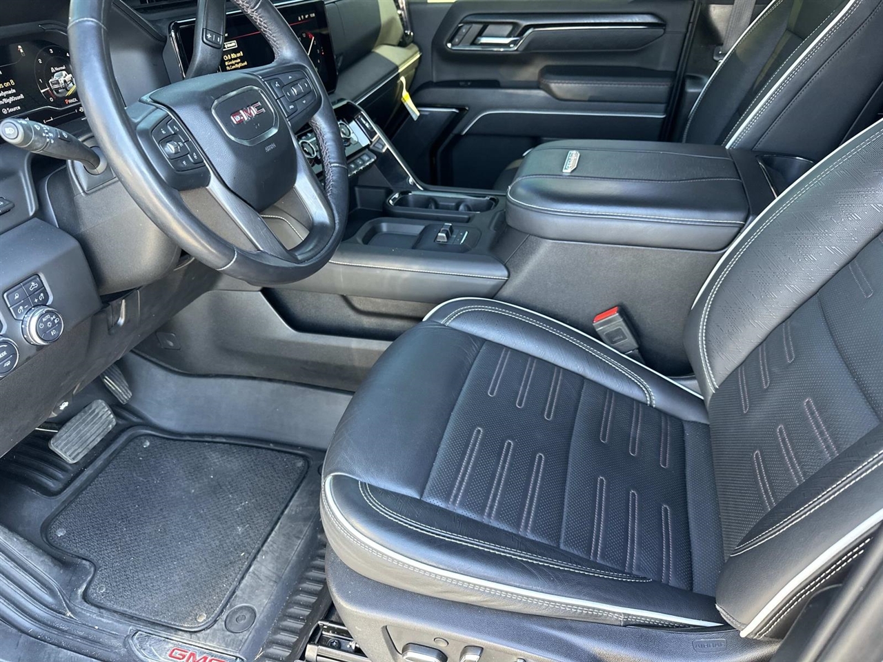 GMC Sierra 2500HD 4WD Crew Cab 159" AT4X 2024